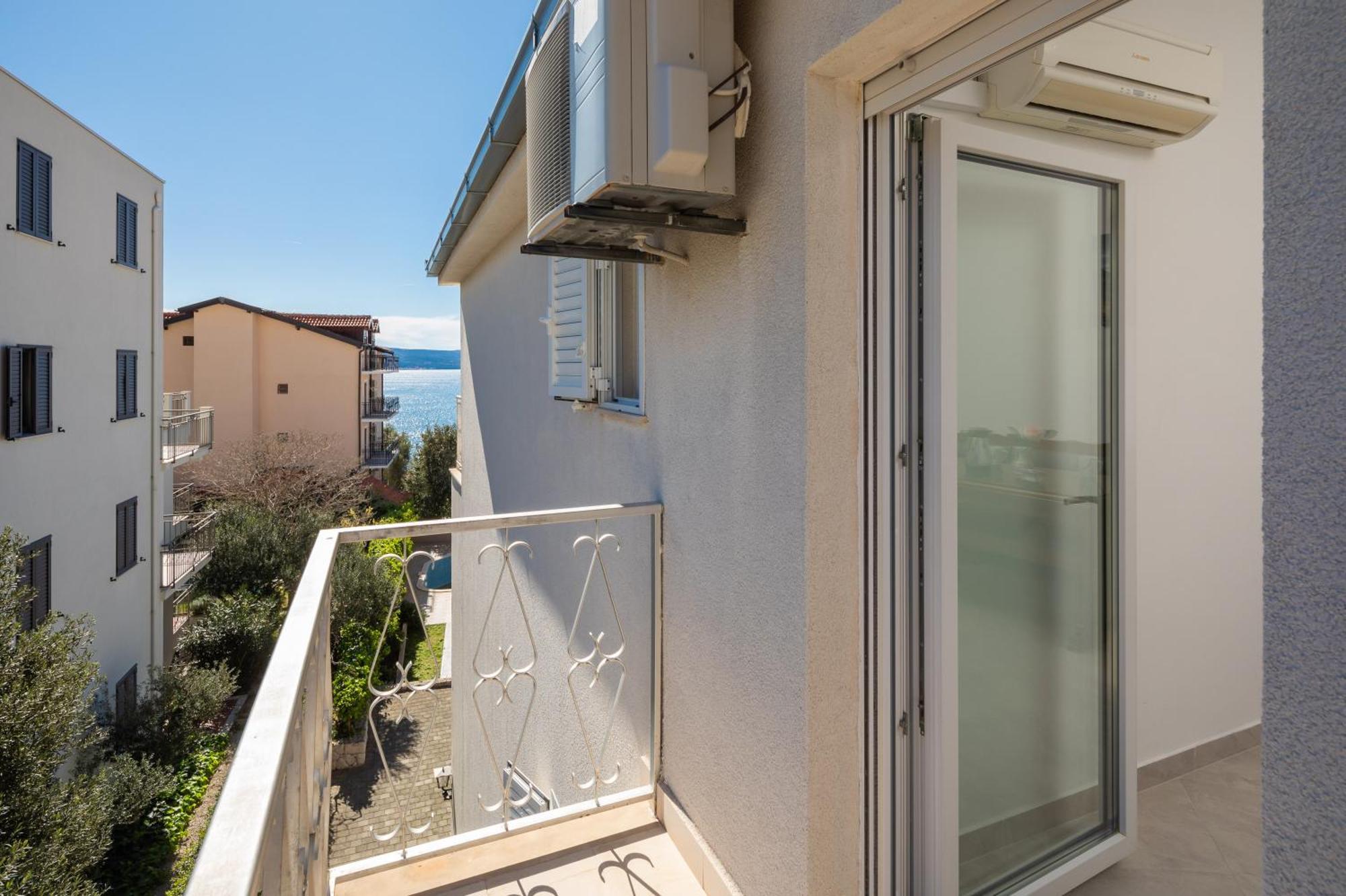 Sunshine Suites Omis Bagian luar foto