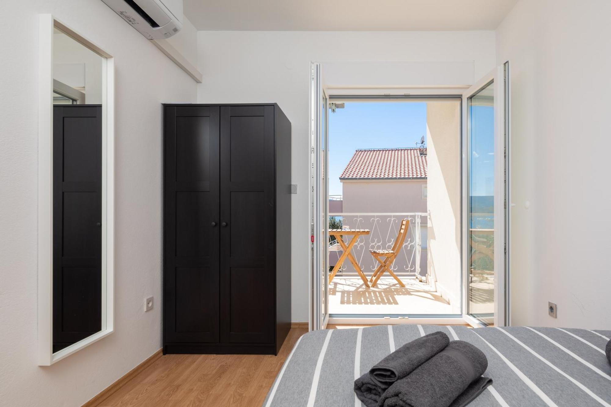 Sunshine Suites Omis Bagian luar foto