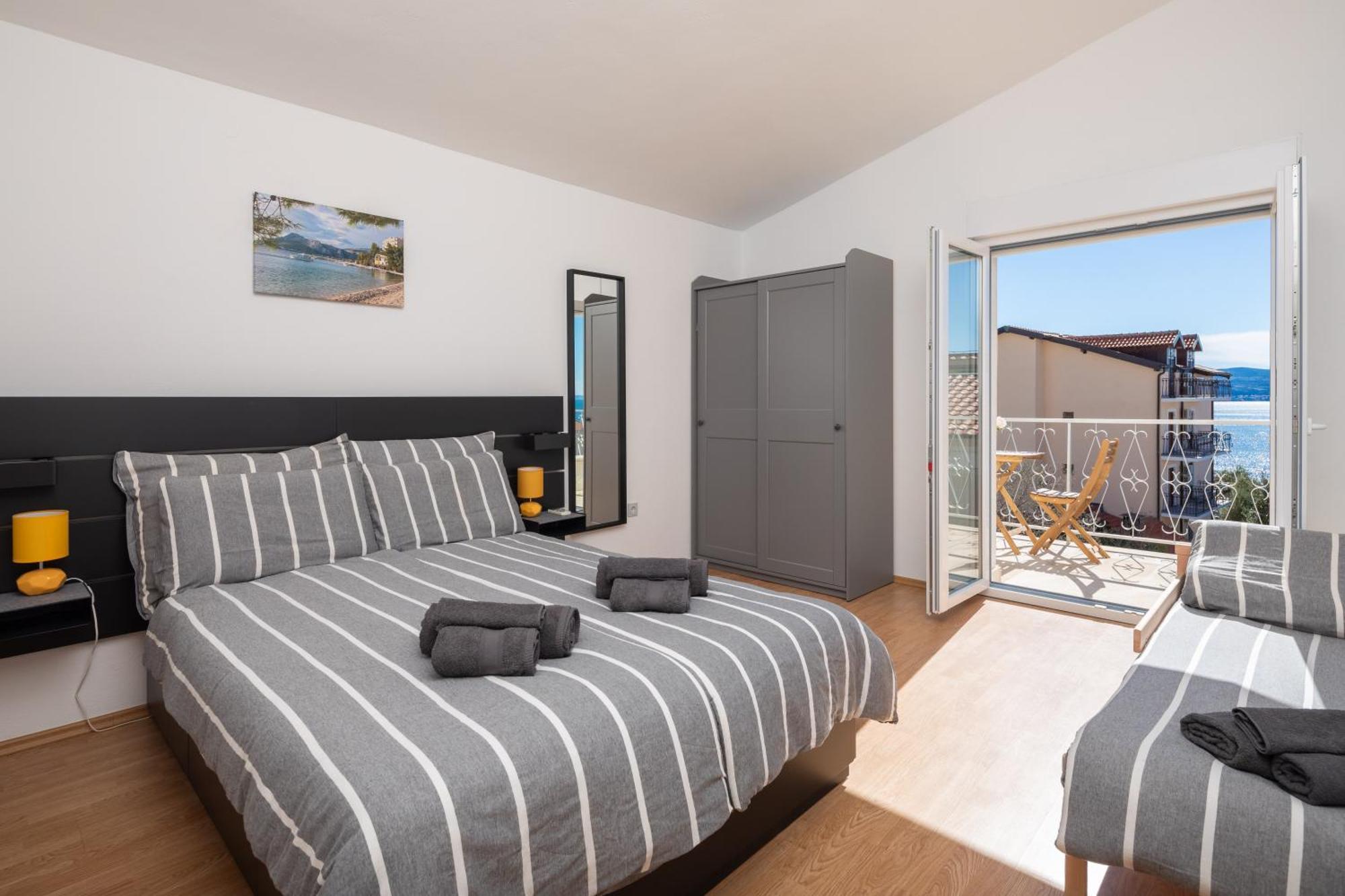 Sunshine Suites Omis Bagian luar foto