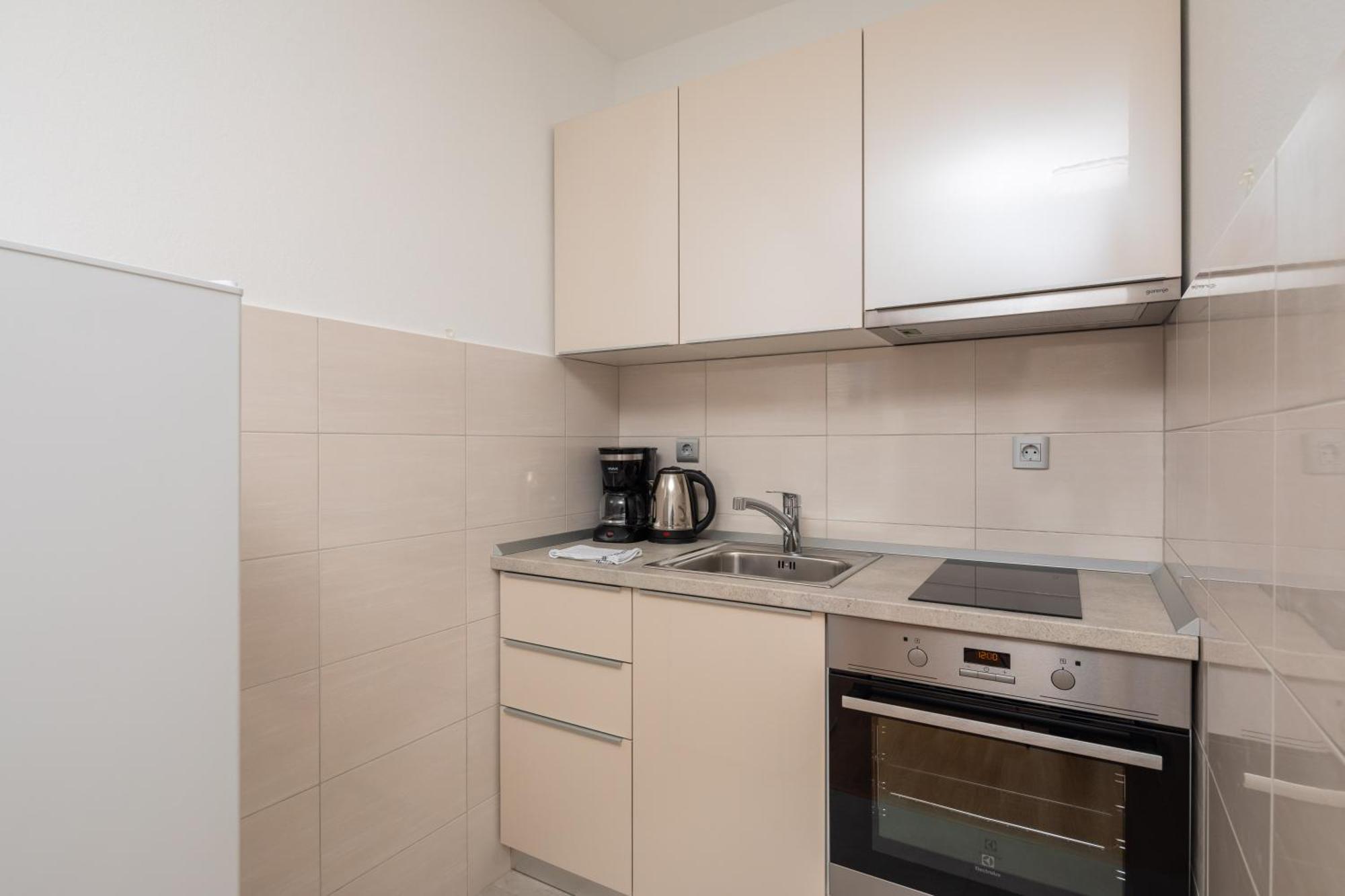 Sunshine Suites Omis Bagian luar foto