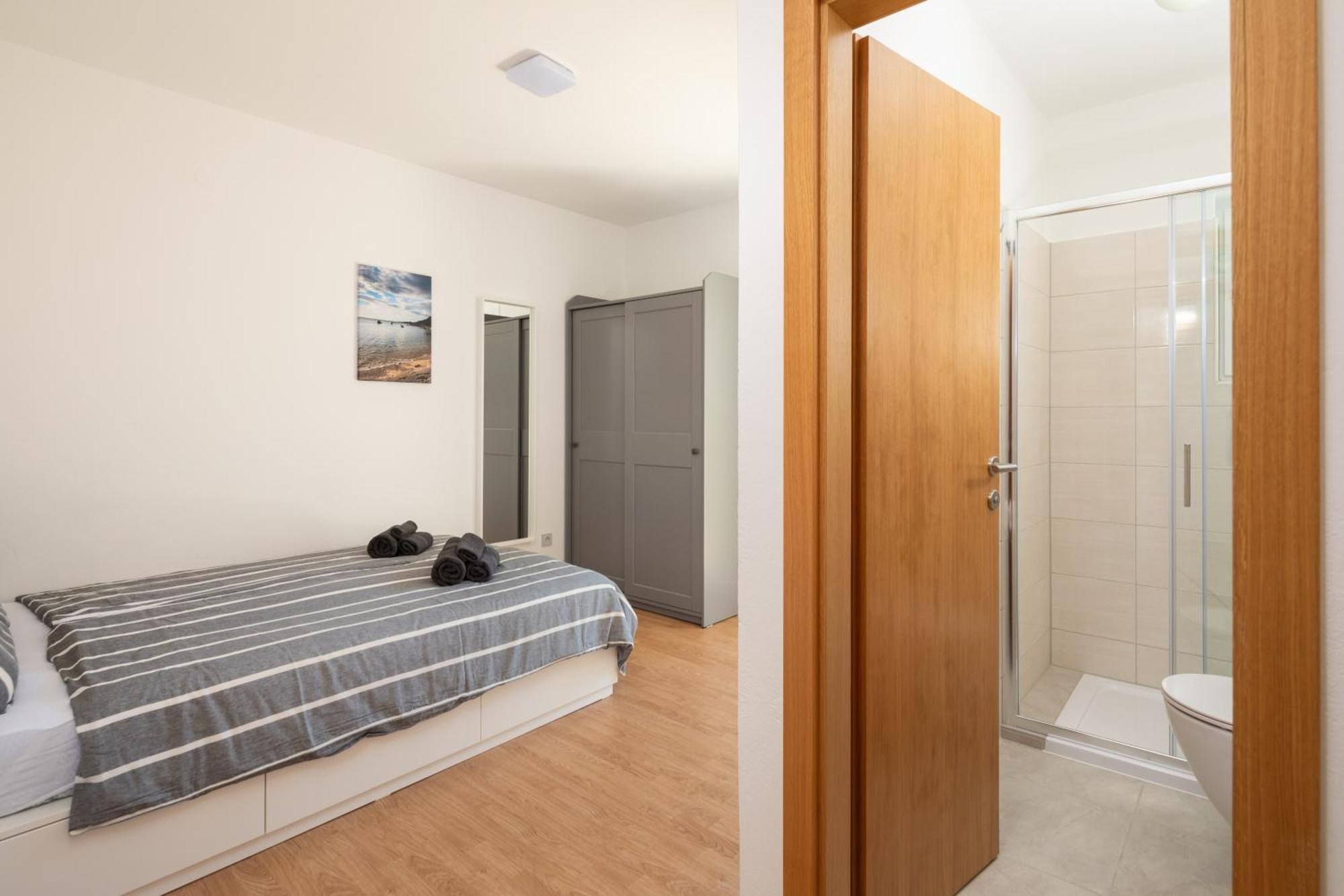 Sunshine Suites Omis Bagian luar foto