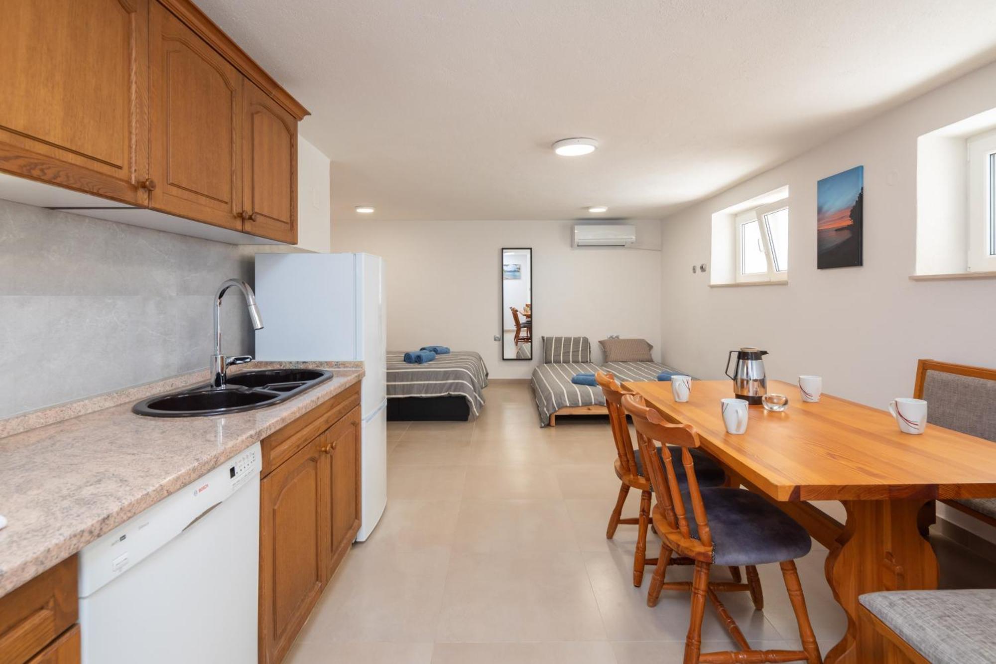 Sunshine Suites Omis Bagian luar foto