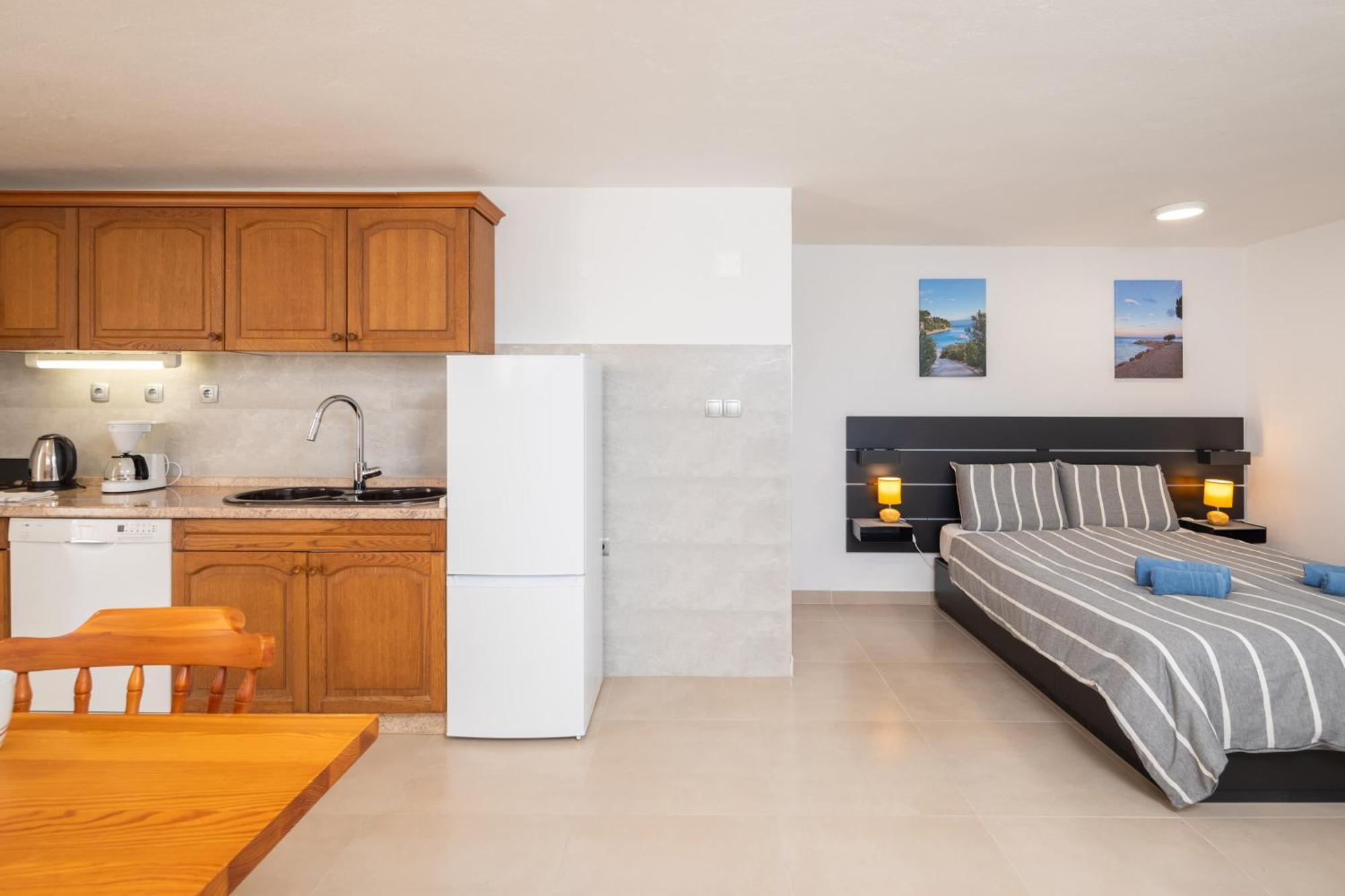 Sunshine Suites Omis Bagian luar foto
