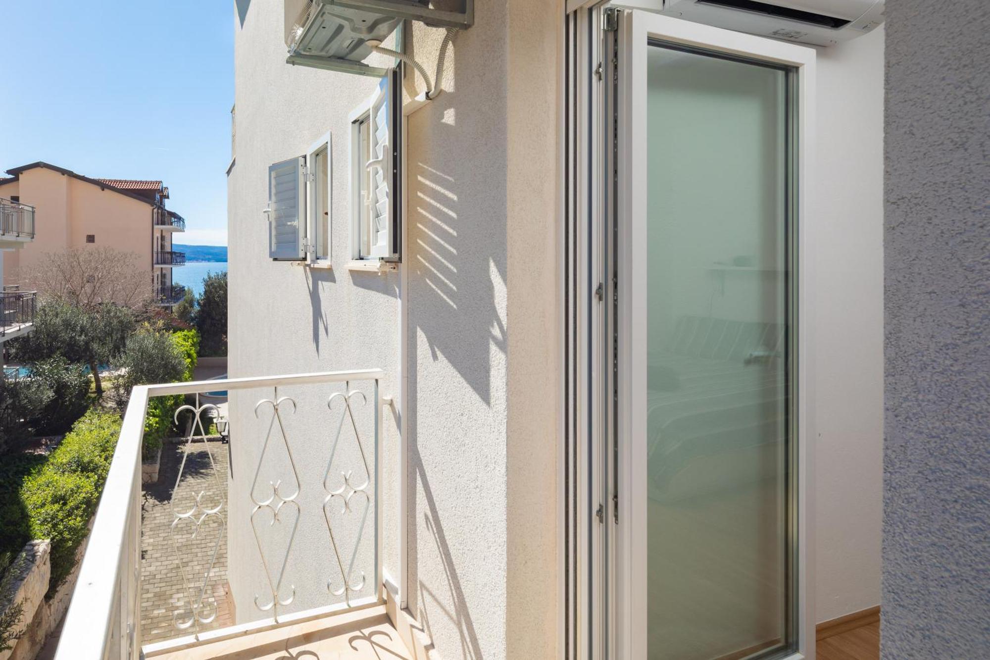 Sunshine Suites Omis Bagian luar foto