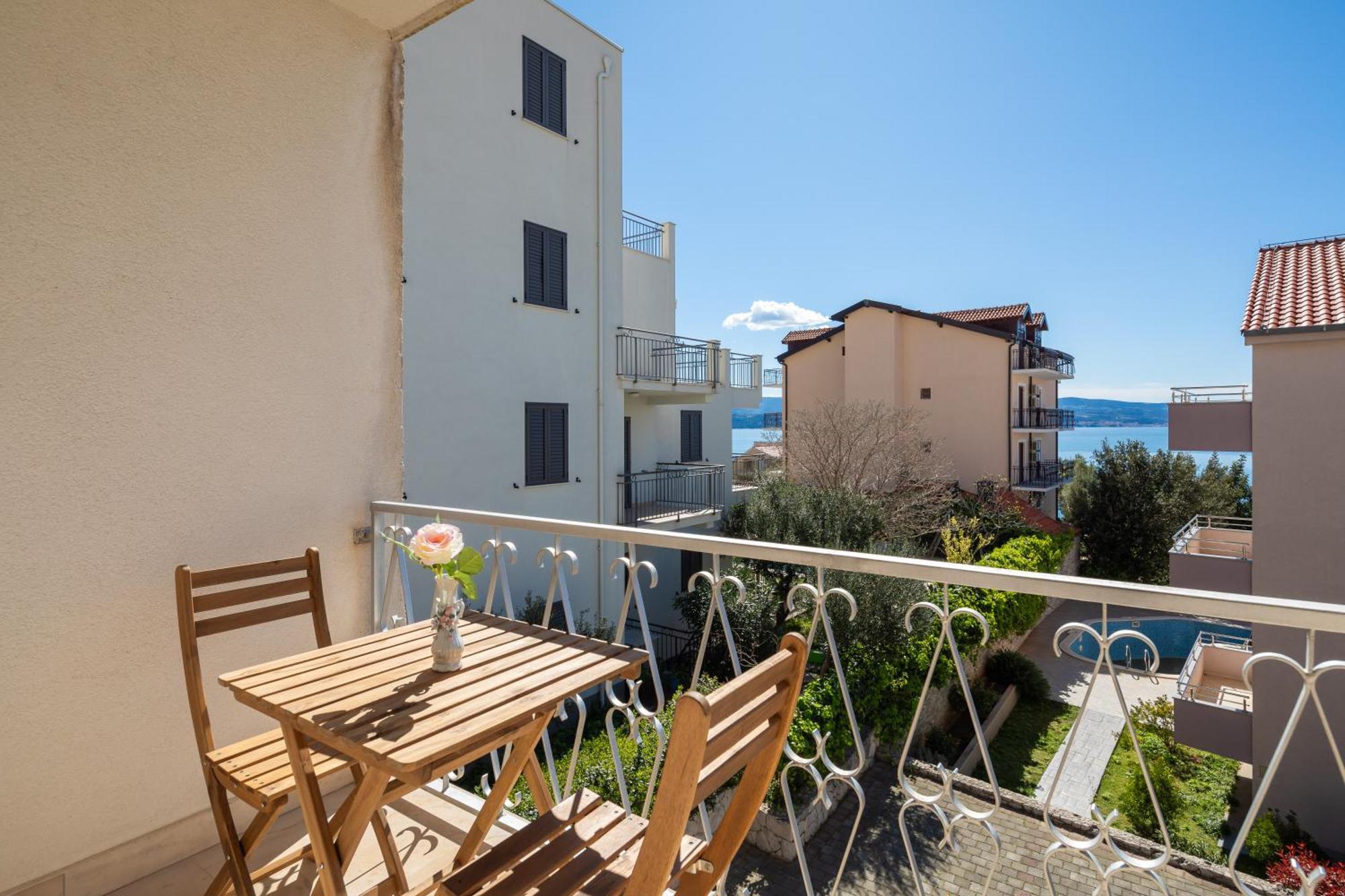 Sunshine Suites Omis Bagian luar foto