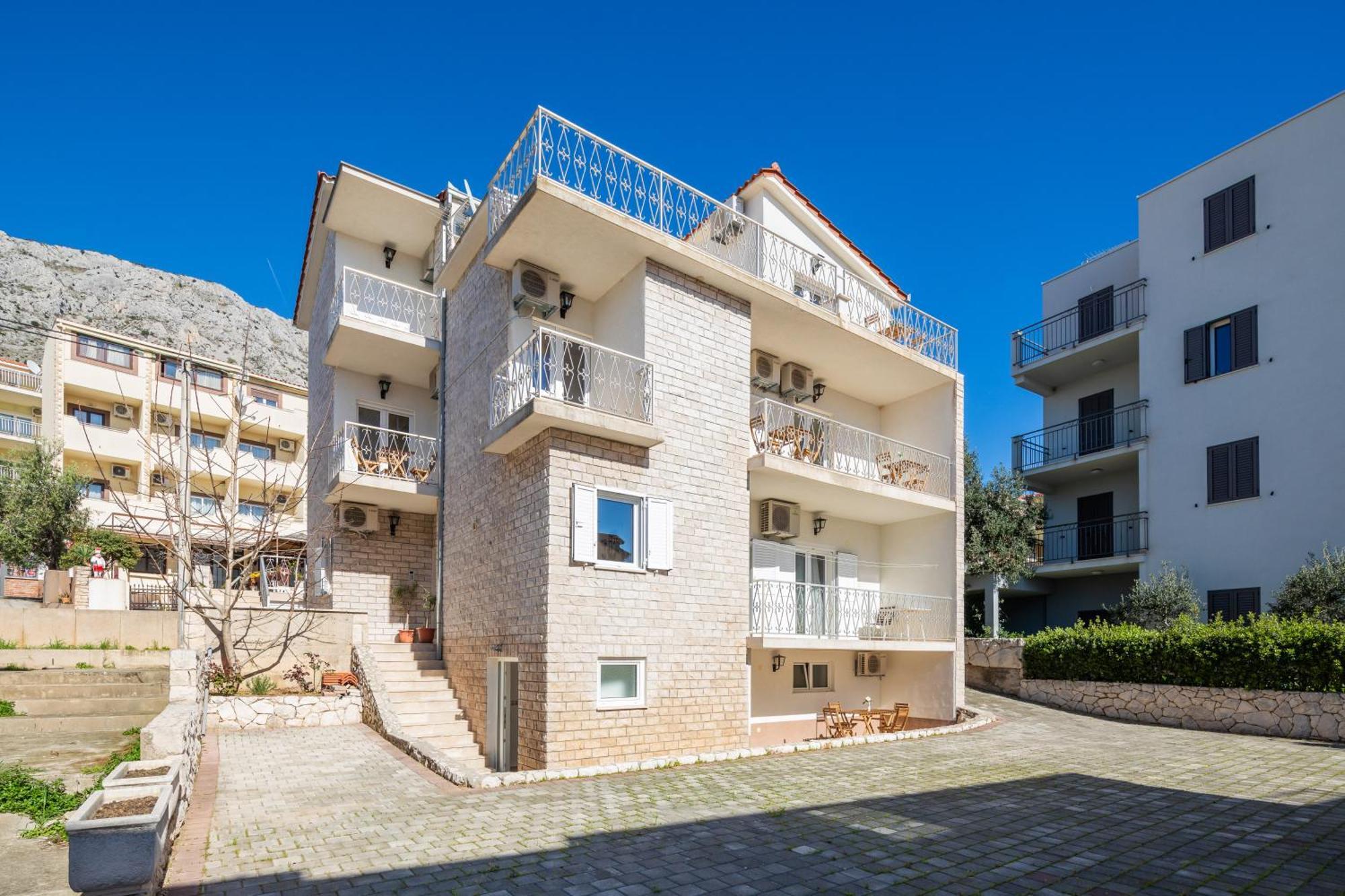 Sunshine Suites Omis Bagian luar foto